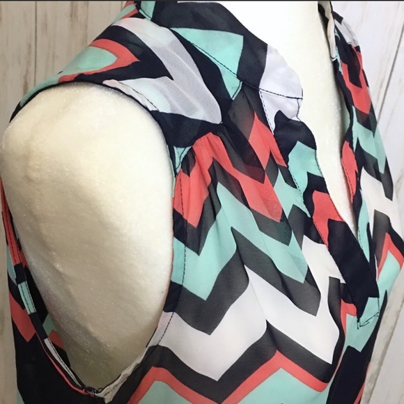 Rue 21 Chevron Sheer Tunic - Picture 4 of 7